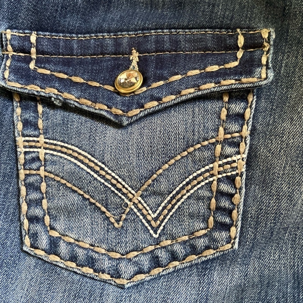 JB’s Women’s 10 Blue Bootcut Faded Embroidered Rhinestone Button Low rise Denim - Picture 3 of 7